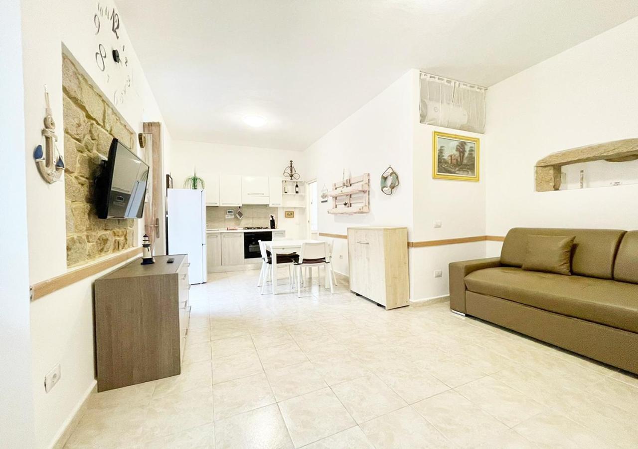 Appartamento Pgs Immobiliare Srls Residenza Marino Bilocale In Centro Storico La Maddalena La Maddalena  Esterno foto